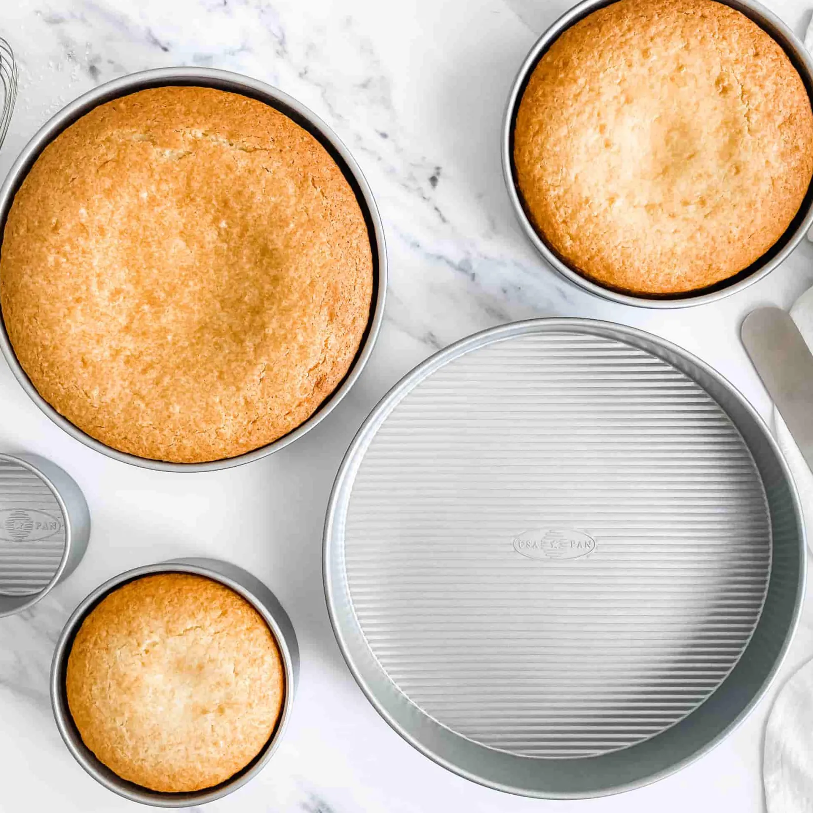 Clearance 5 Piece Round Cake Pan Set Baking Supplies & Equipment